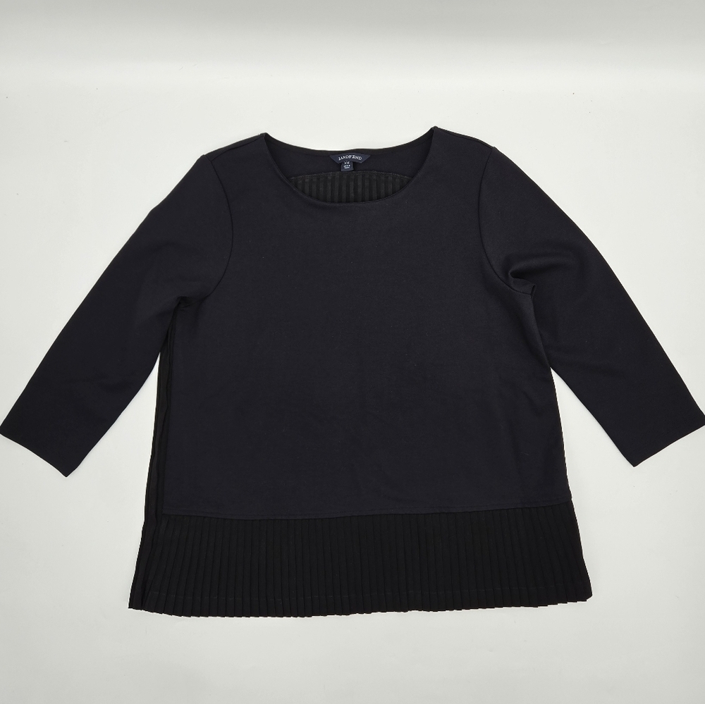 Land's End Pleated Back and bottom of front 3/4 Sleeve Blouse Size Medium